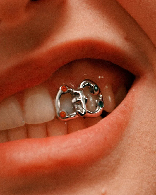 OFENSA x Jägermeister: cuando la joyería dental se convierte en cultura de club